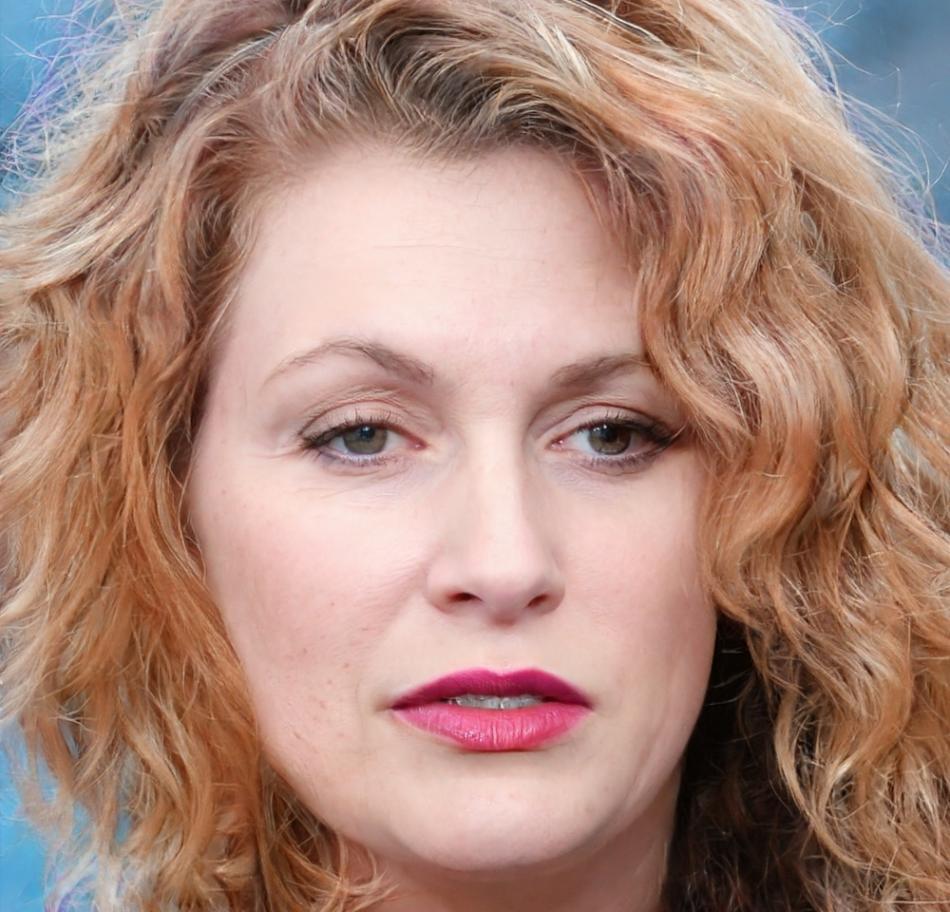 Portrait de Adjoua Tanoh, responsable logistique